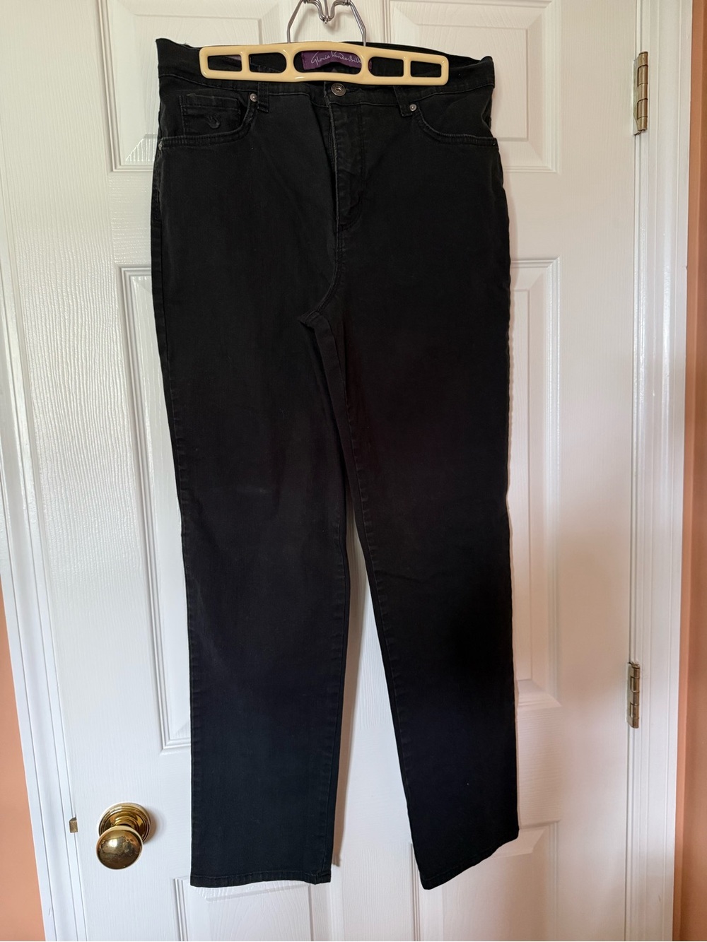 Gloria Vanderbilt women’s size 10 Black Straight-Leg Jeans